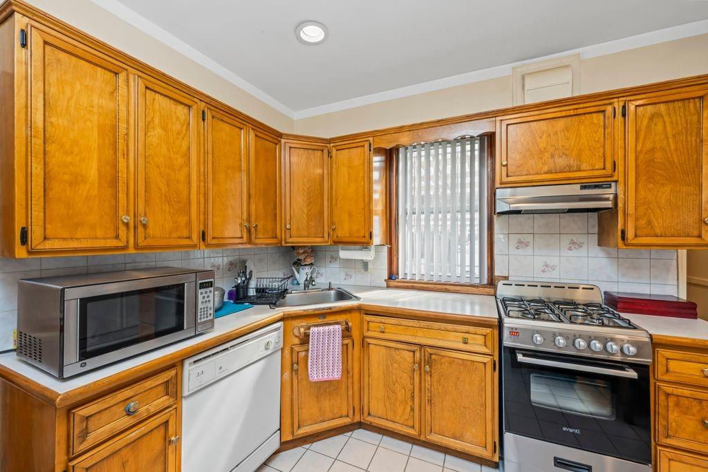 1569 East 45th Street, Brooklyn, New York, 11234 image 13