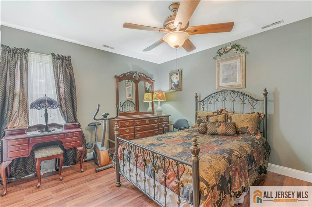 21 Louis Avenue, Middlesex, NJ, 08846 image 13