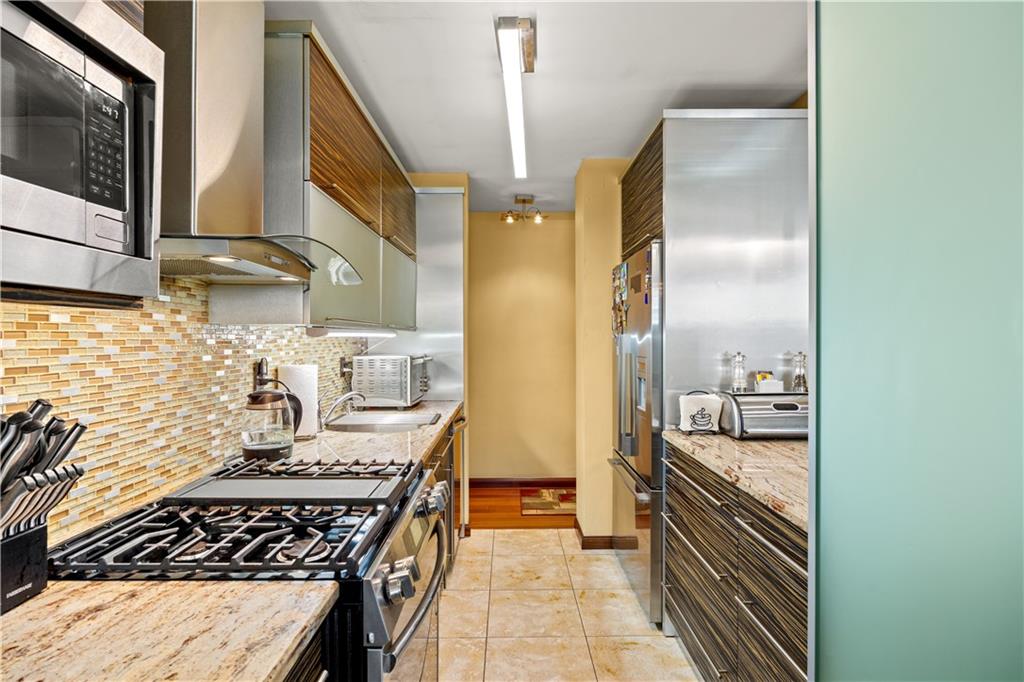 2940 West 5th Street 5C Image 3