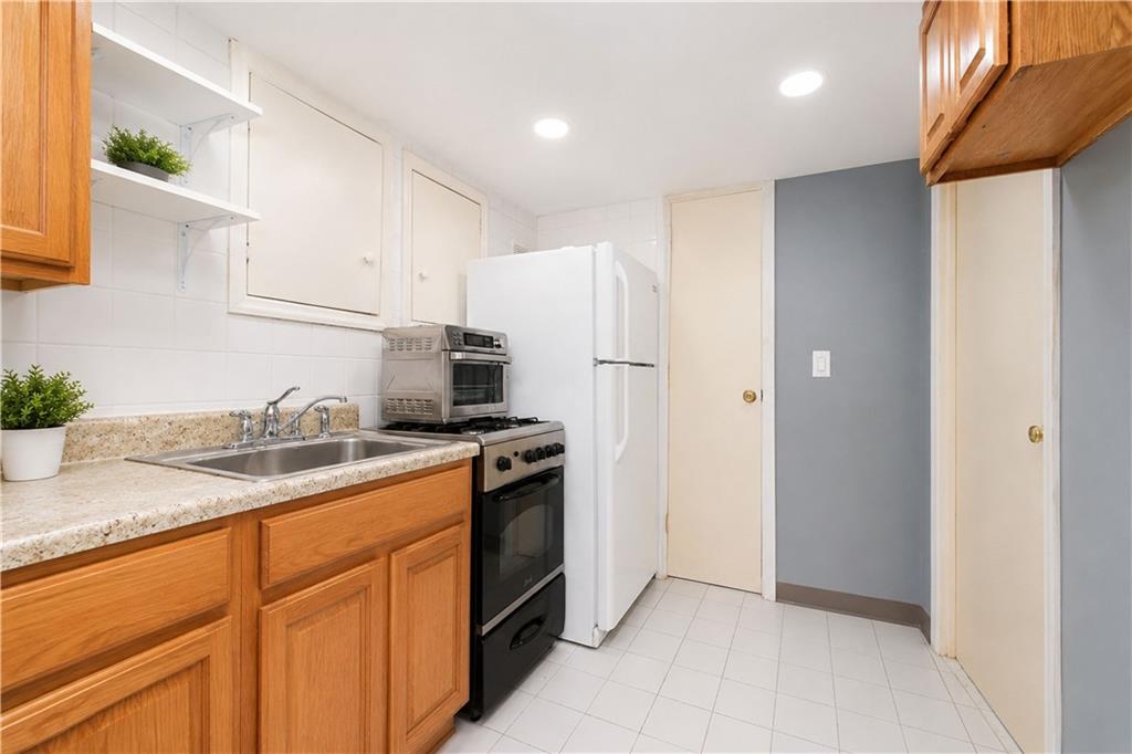 2154 East 63rd Street, Brooklyn, New York, 11234 image 30