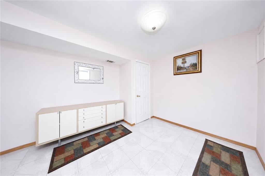104 linwood Avenue, Brooklyn, New York, 10305 image 16