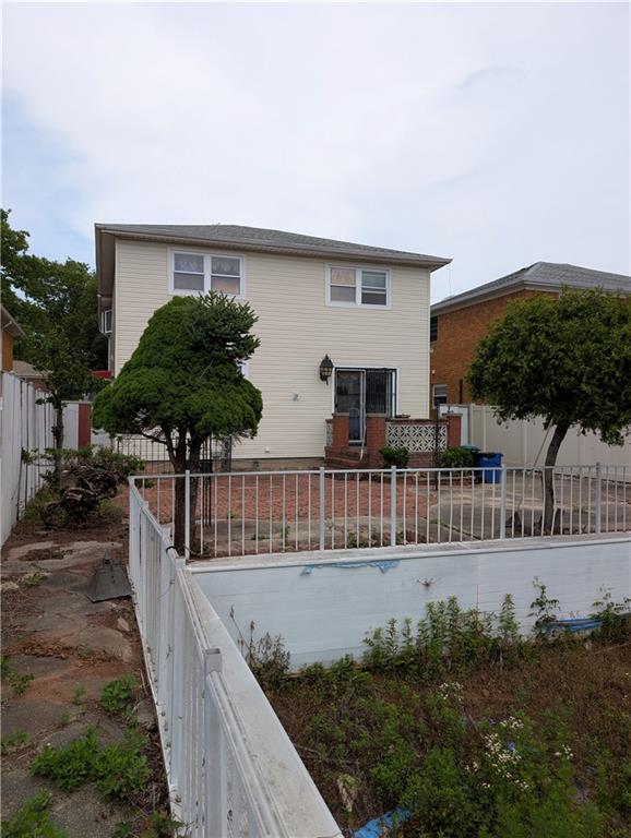 653 Hylan Boulevard Image 4