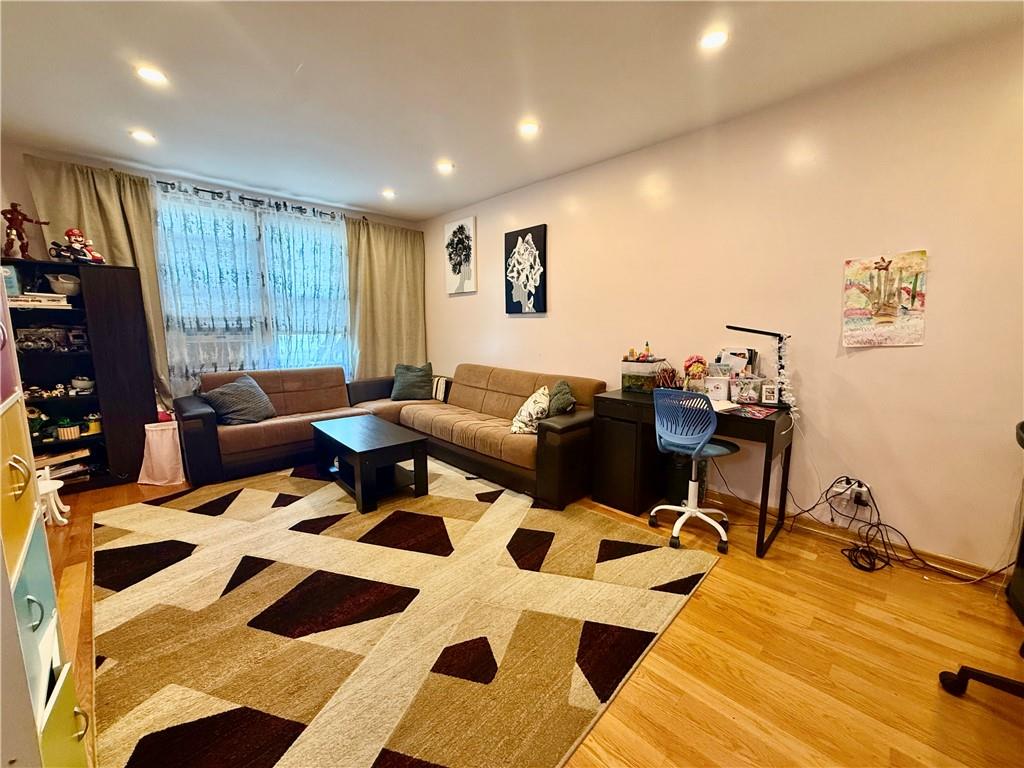 2685 East 7th Street 4K Image 5
