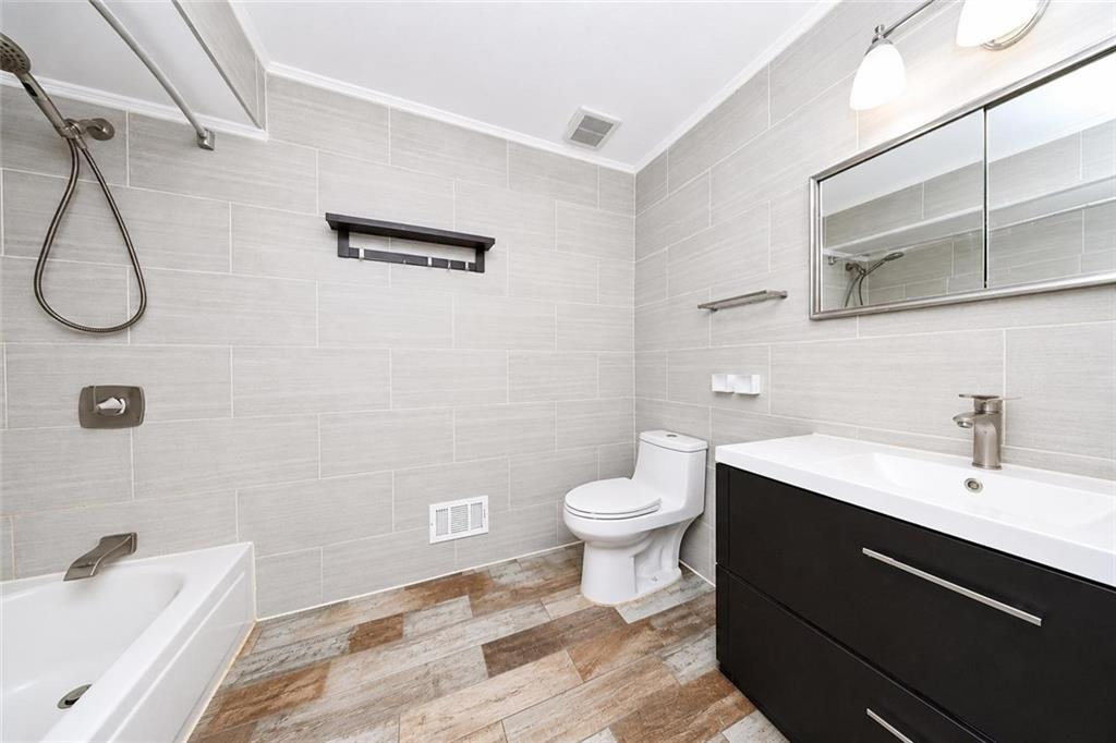 28 Long Pond Lane, Staten  Island, New York, 10304 image 12