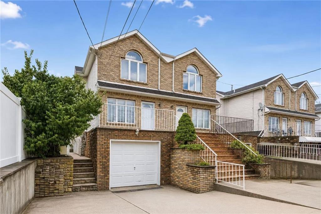 23 Saxon Avenue Image 1