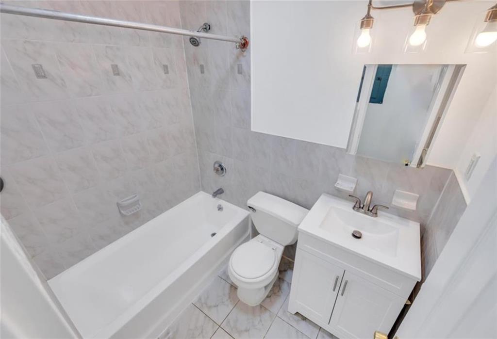 14014 Charles Lane Image 4