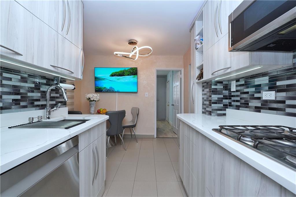 2711 Avenue X F2, Brooklyn, New York, 11235 image 26