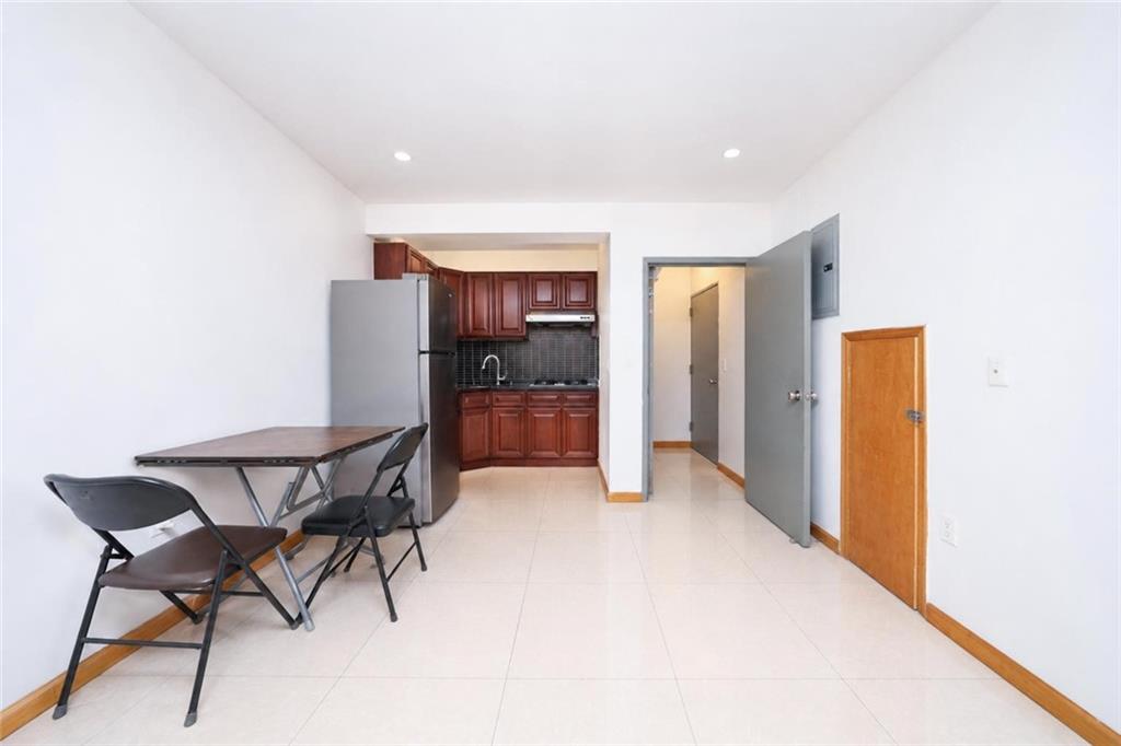 664 51st Street 2A Image 2