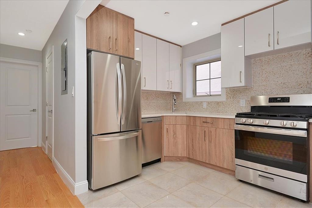 2017 West 6th Street Image 1
