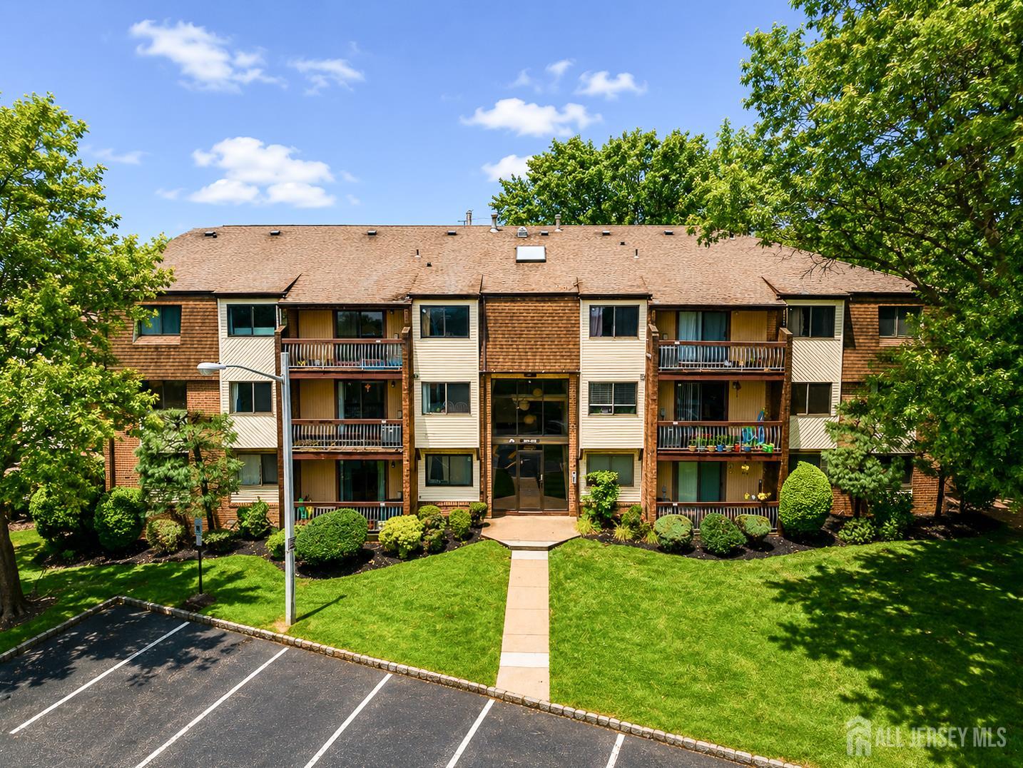 201 Edison Glen Terrace Image 2