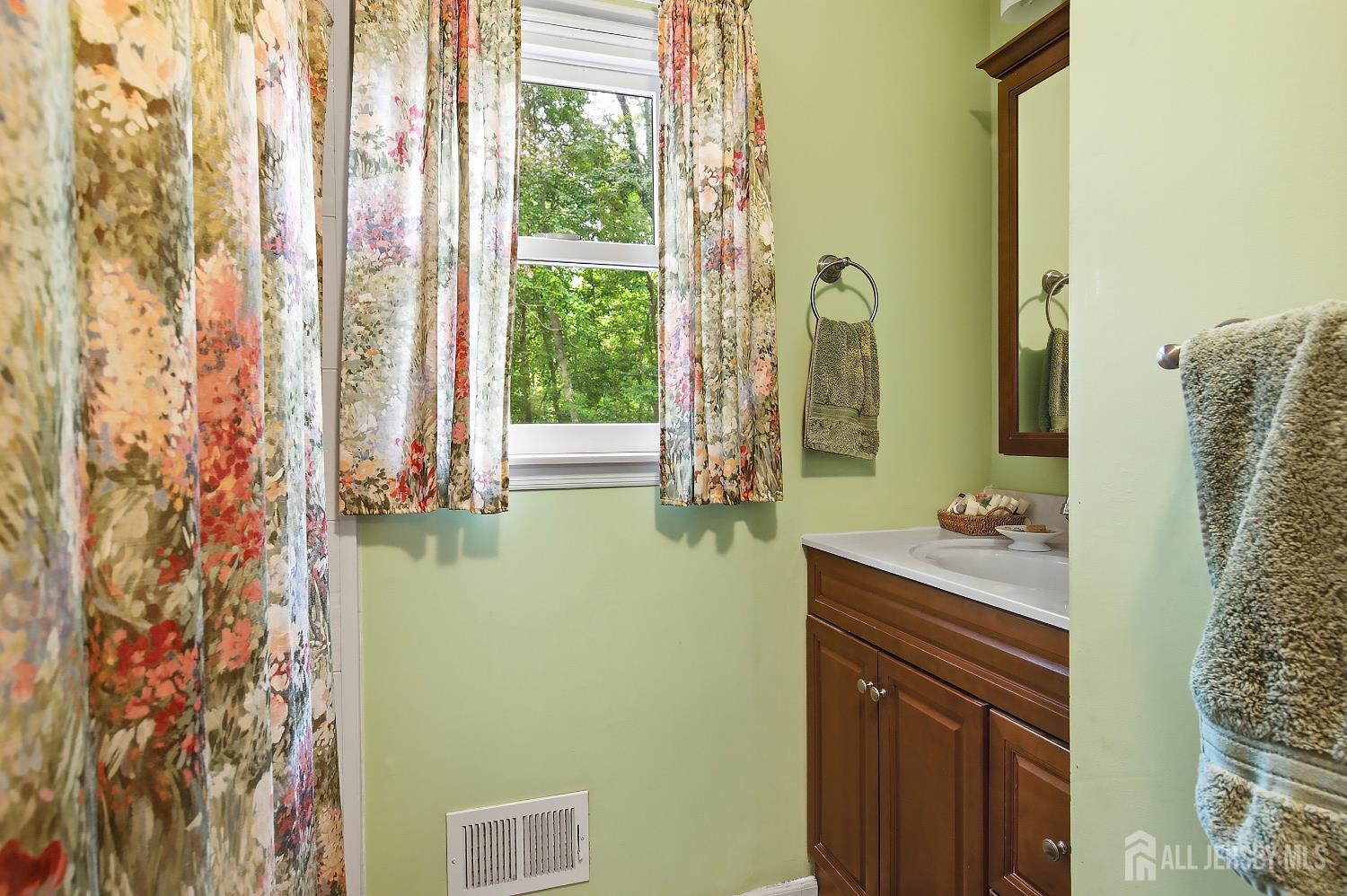 39 McFadden Drive, Monroe, NJ, 08831 image 15
