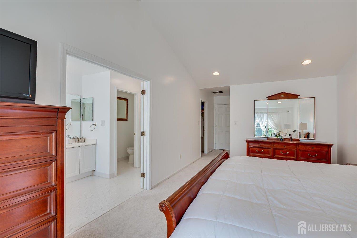 2 Devon Drive, East Brunswick, NJ, 08816 image 15