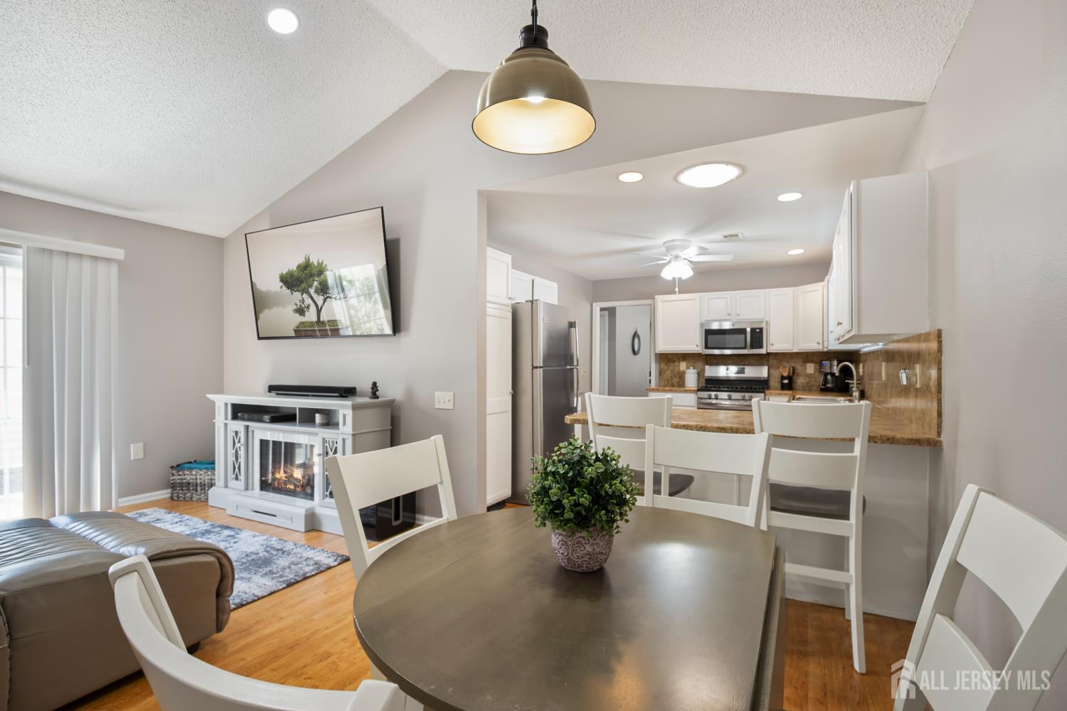212 N Pondview Boulevard, Monroe, NJ, 08831 image 16