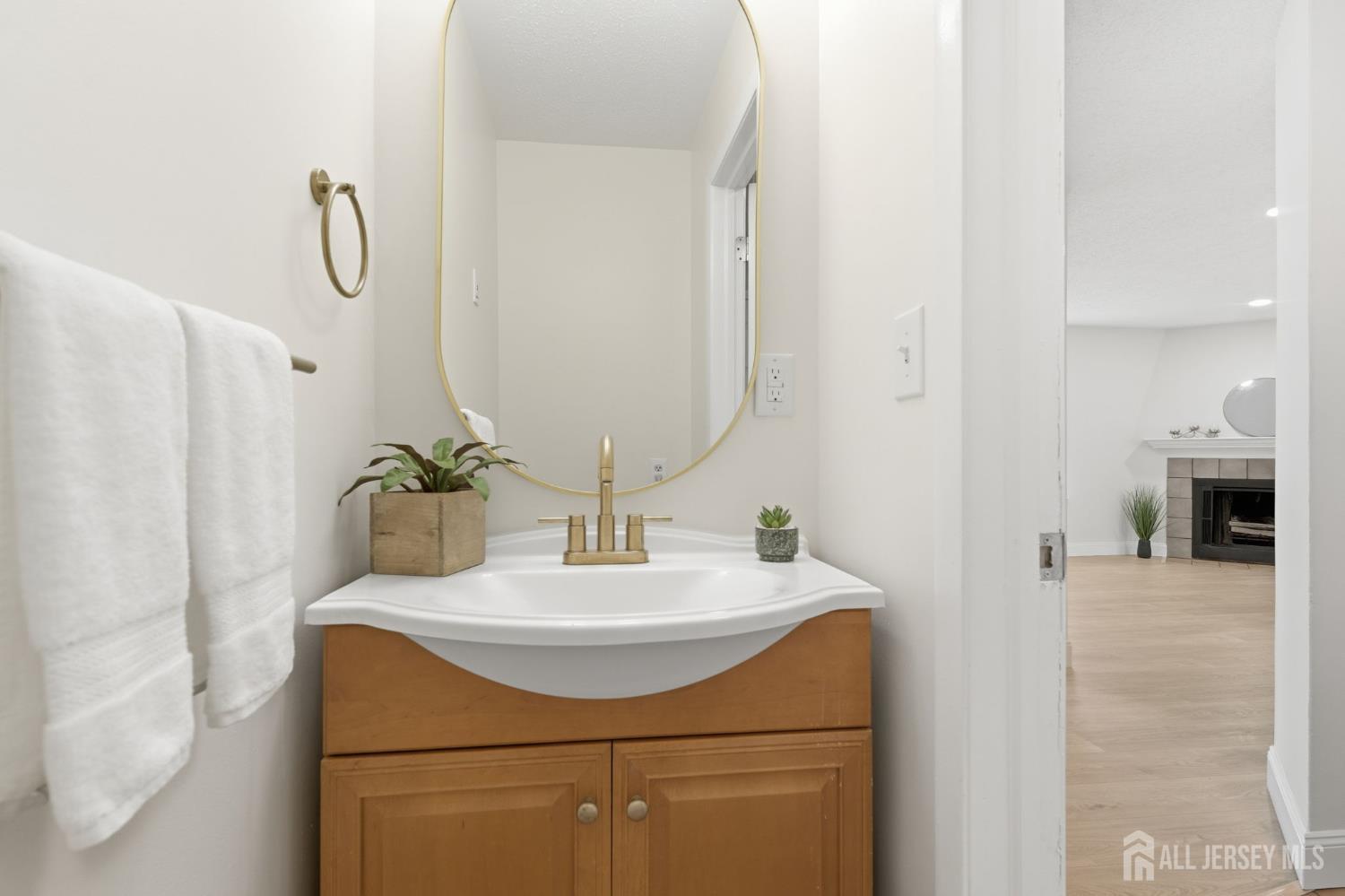 93 Gate House Lane, Edison, NJ, 08820 image 28