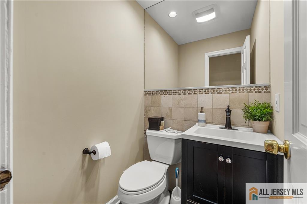 6 Limoli Court, Edison, NJ, 08820 image 21