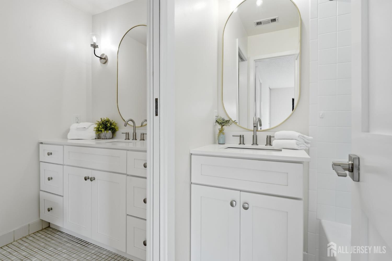 93 Gate House Lane, Edison, NJ, 08820 image 20