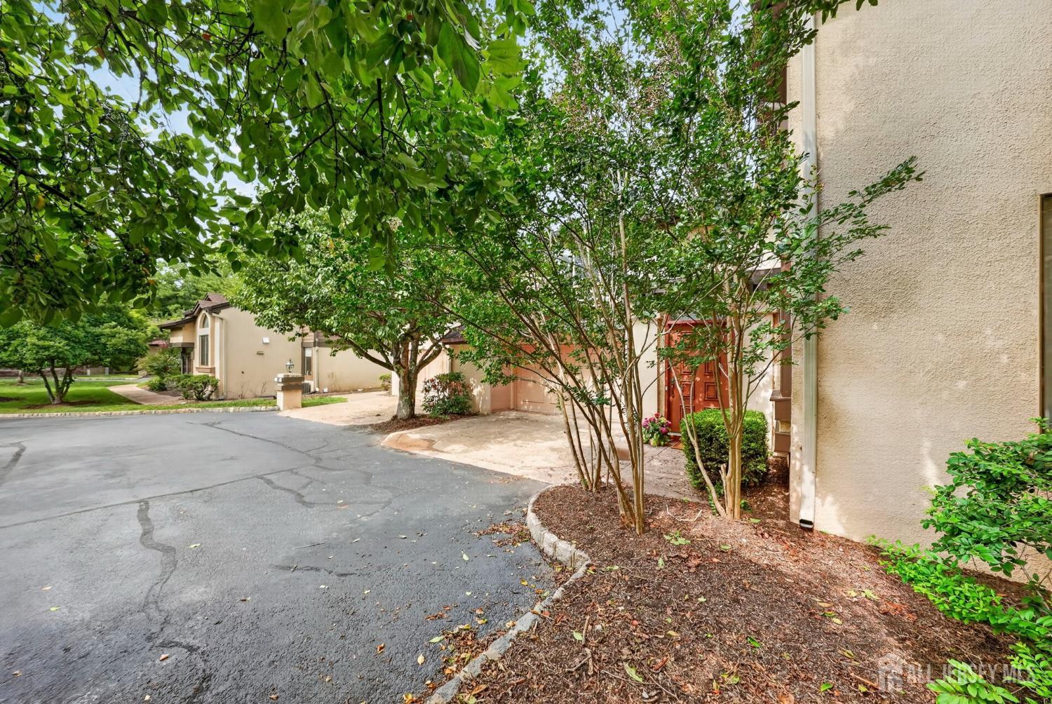 461 Sayre Drive Image 2