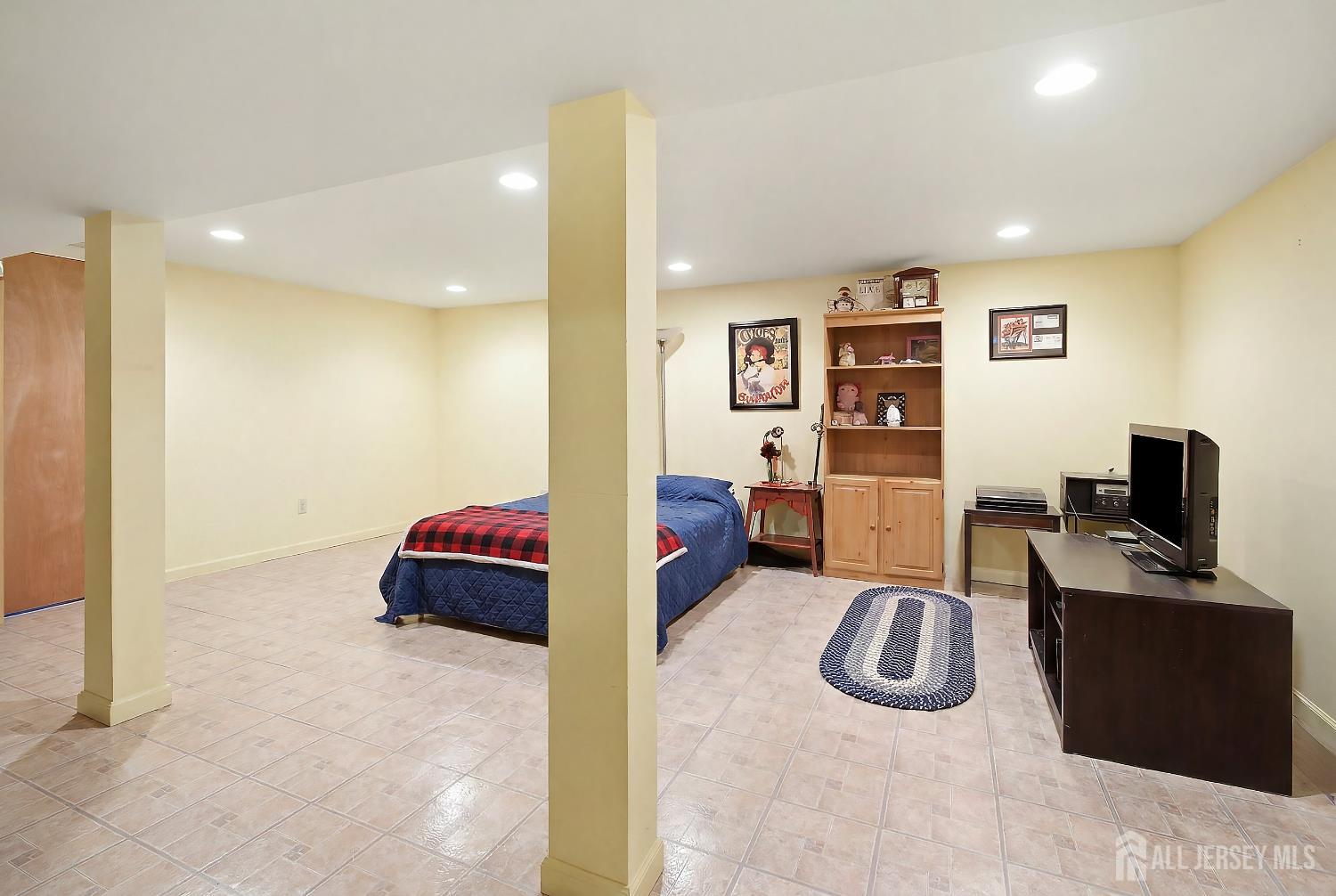 39 McFadden Drive, Monroe, NJ, 08831 image 17