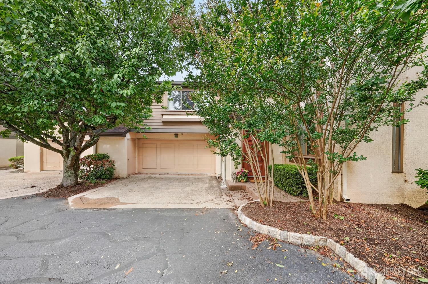 461 Sayre Drive Image 1