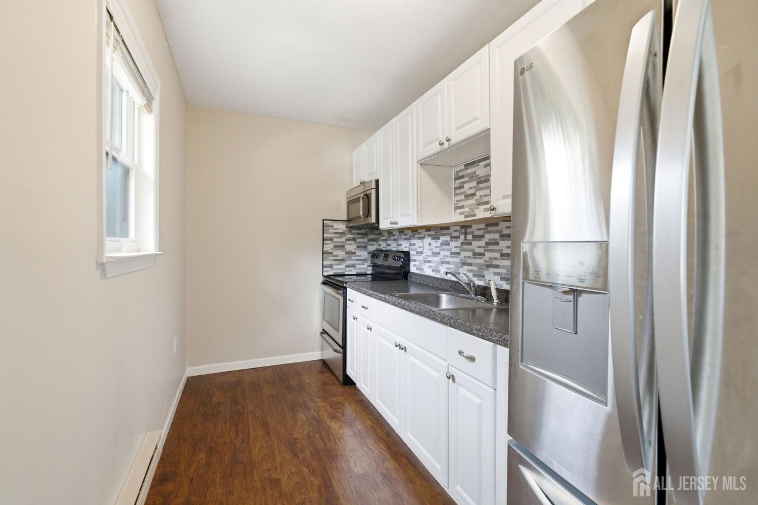 89 white Street c, Eatontown, NJ, 07724 image 18