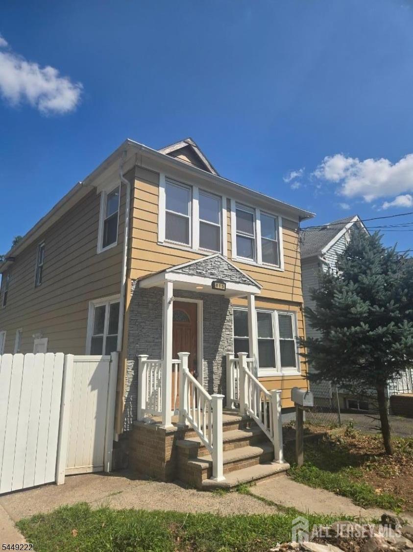 813 George Street Image 1