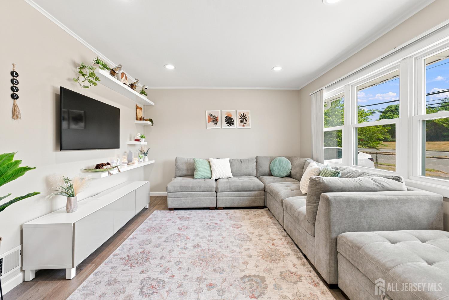 2697 Woodbridge Avenue Image 5