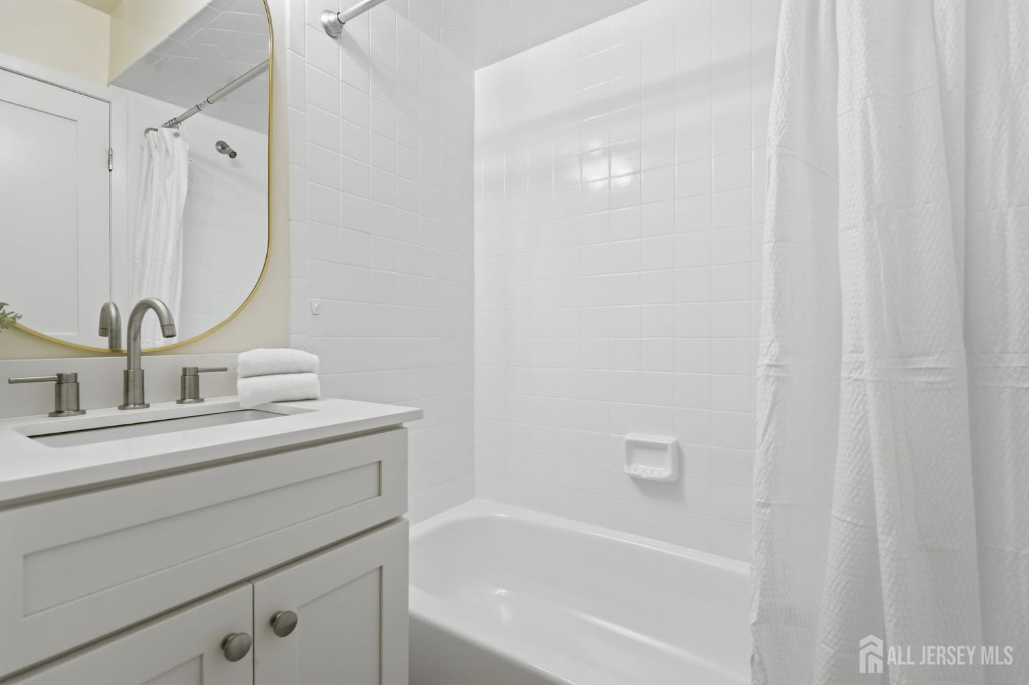 93 Gate House Lane, Edison, NJ, 08820 image 21