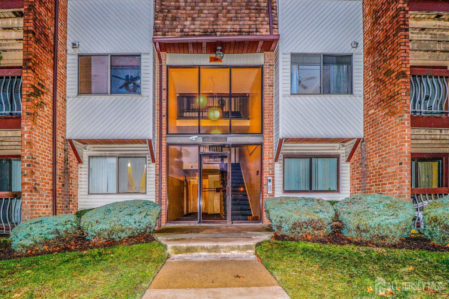 312 Edison Glen Terrace Image 1