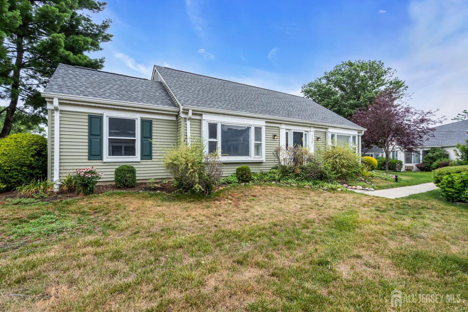 452-A Roxbury Lane Image 2