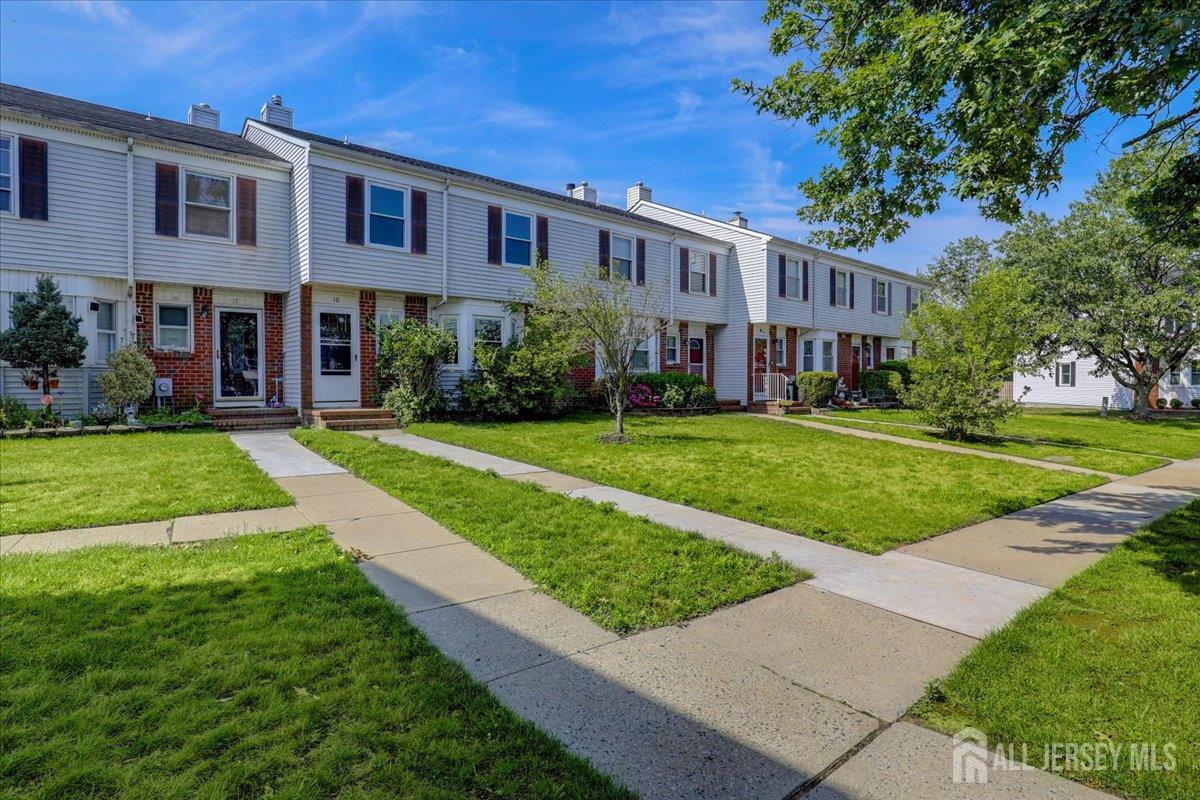 10 BEGONIA Court Image 1