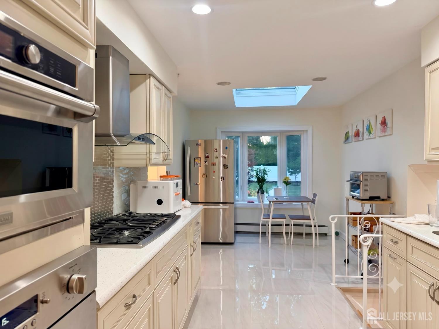 4 Dorset Way, Edison, NJ, 08820 image 13