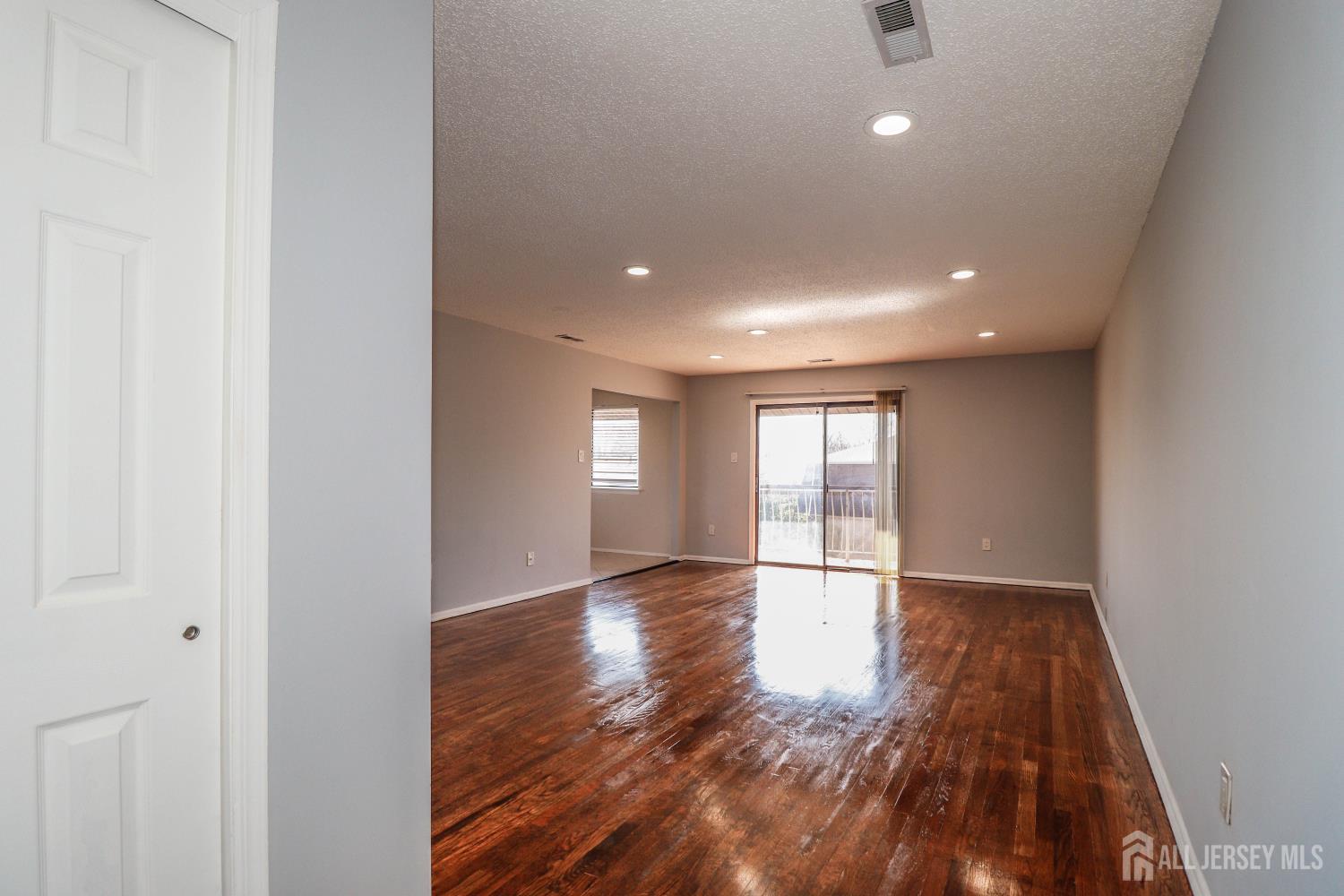 312 Edison Glen Terrace Image 3