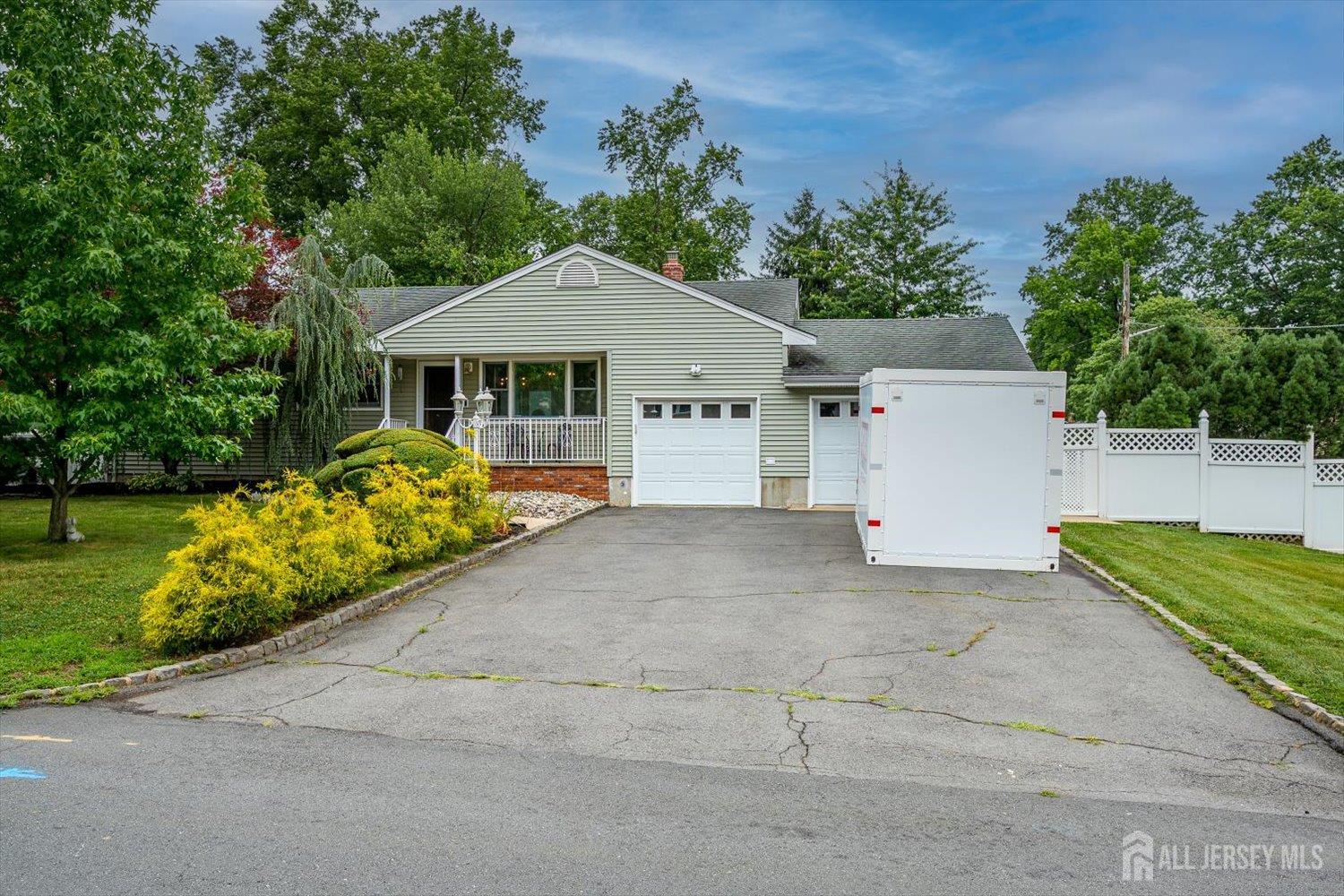 979 Wood Avenue Image 1