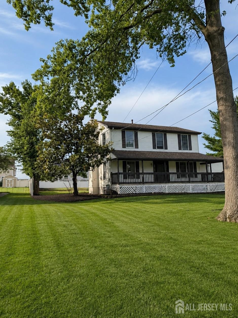 980 Gates Avenue Image 2