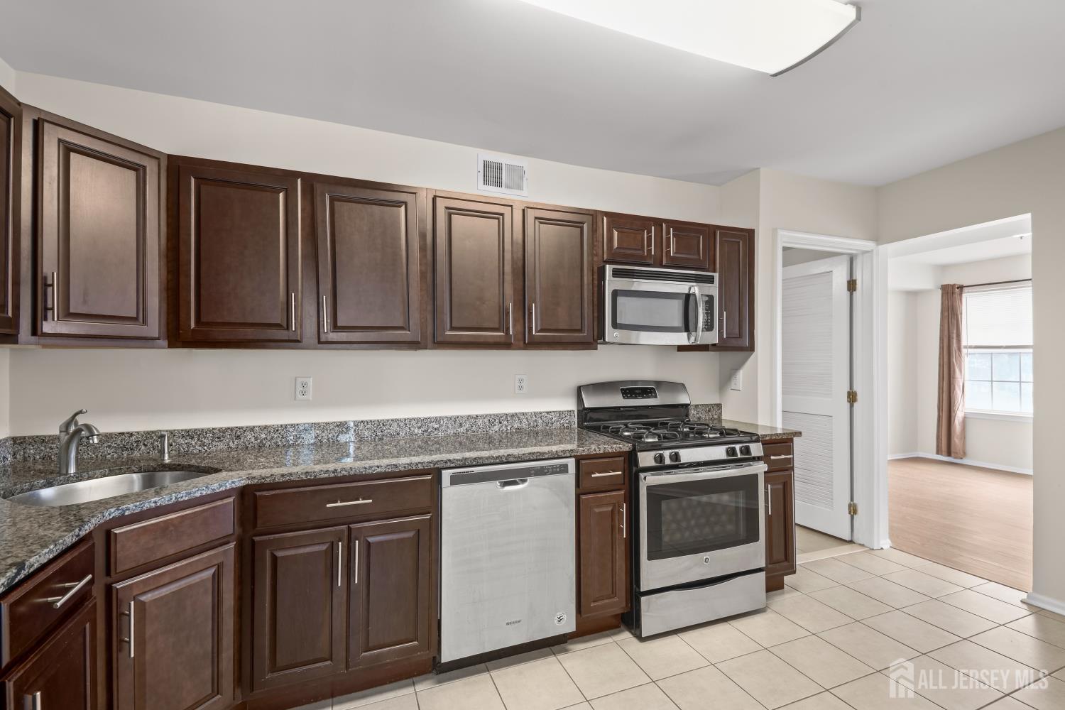 1403 Plymouth Road, North Brunswick, NJ, 08902 image 13