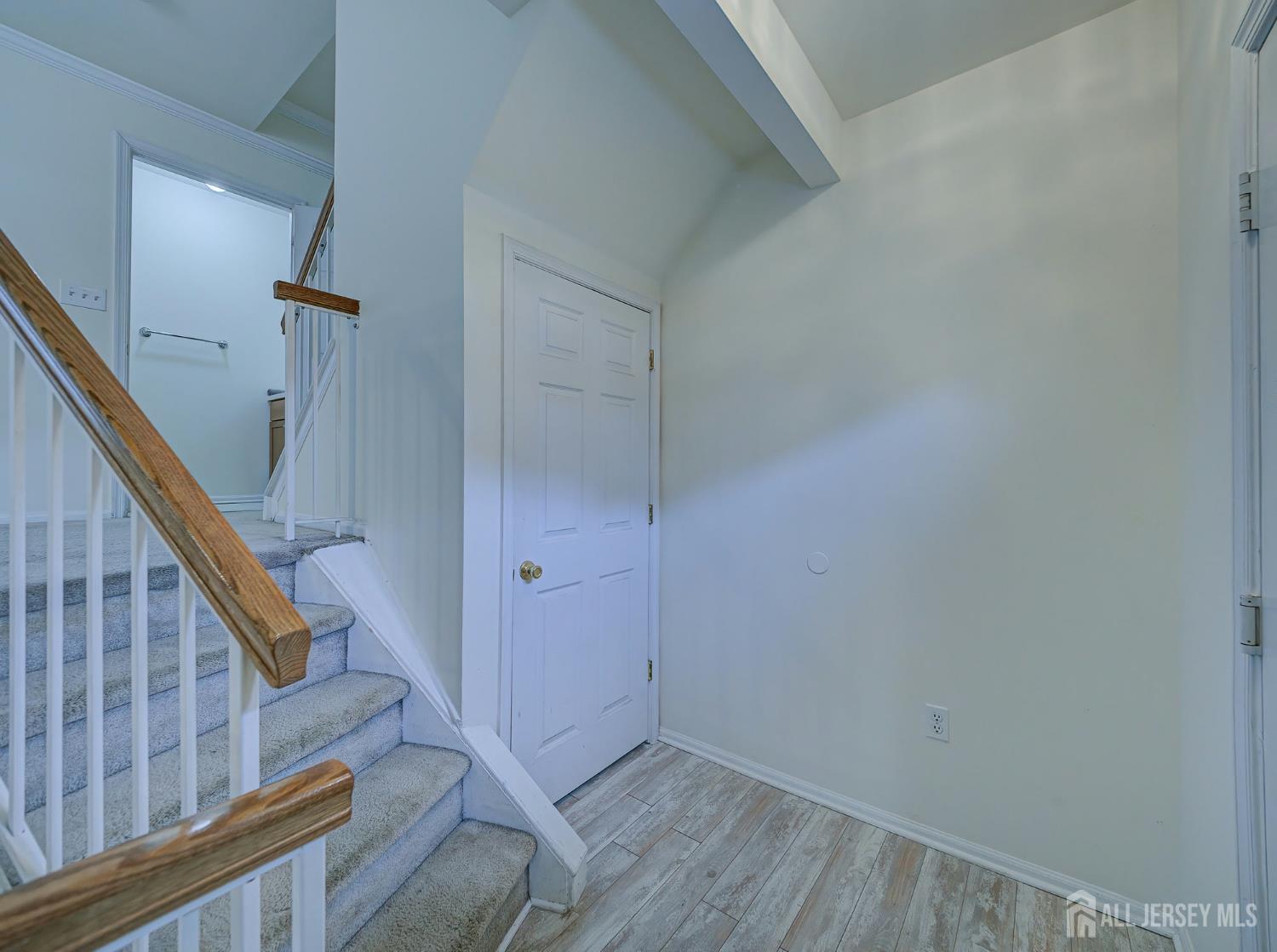 518 Great Beds Court Image 4