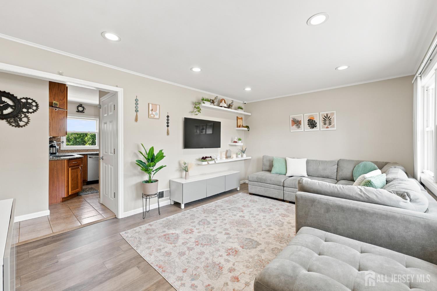 2697 Woodbridge Avenue Image 3