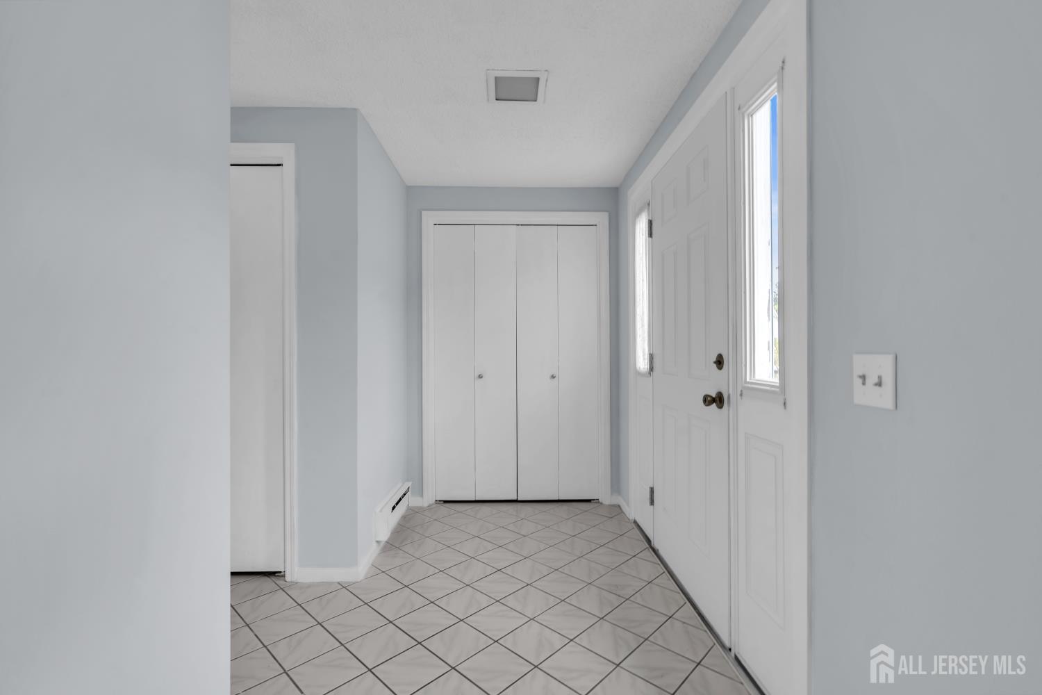 452-A Roxbury Lane Image 4