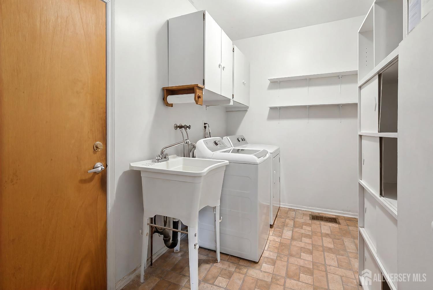 39 McFadden Drive, Monroe, NJ, 08831 image 20