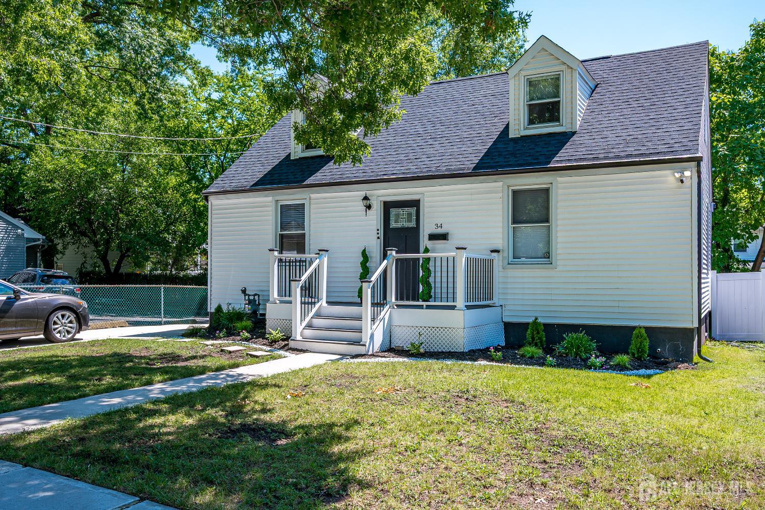 34 James Place Image 3