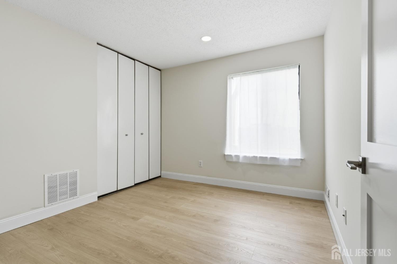 93 Gate House Lane, Edison, NJ, 08820 image 23