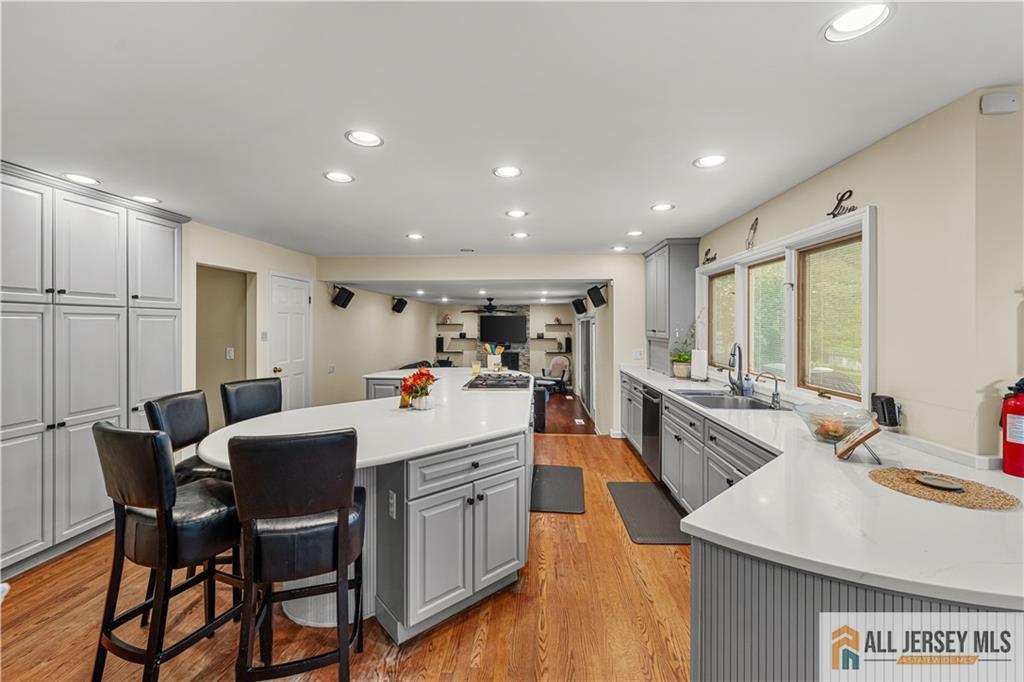 6 Limoli Court, Edison, NJ, 08820 image 20