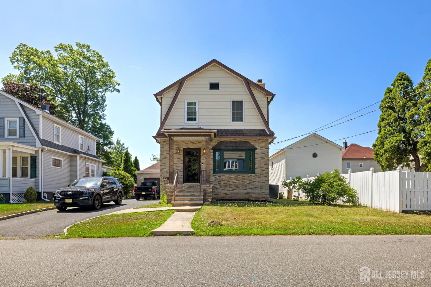 12 Linden Street Image 1