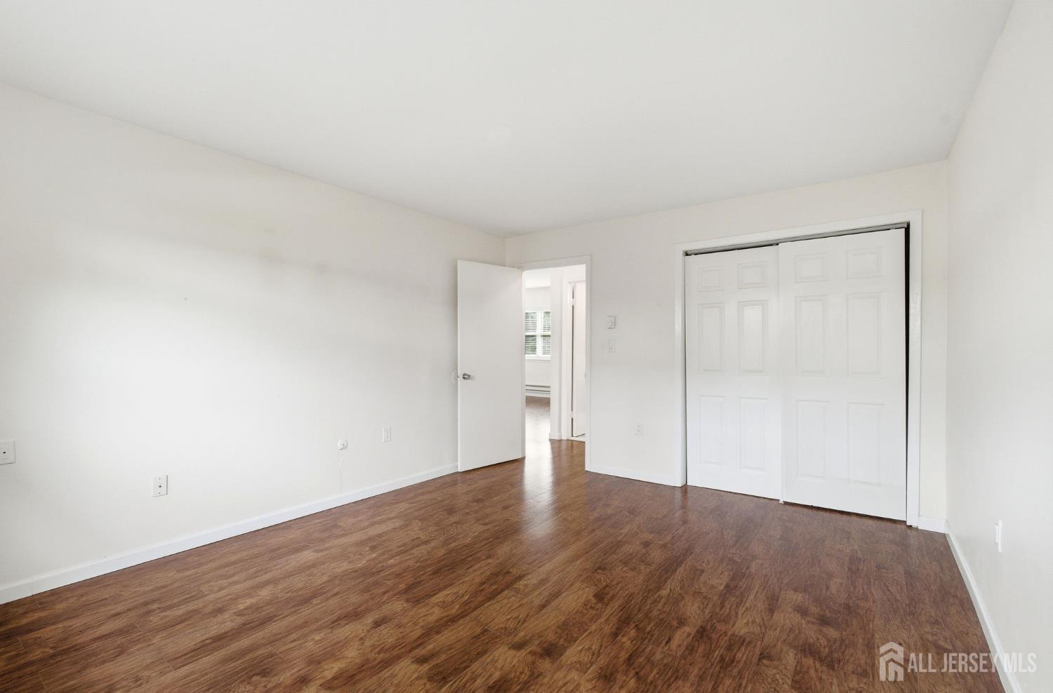 89 white Street c, Eatontown, NJ, 07724 image 23
