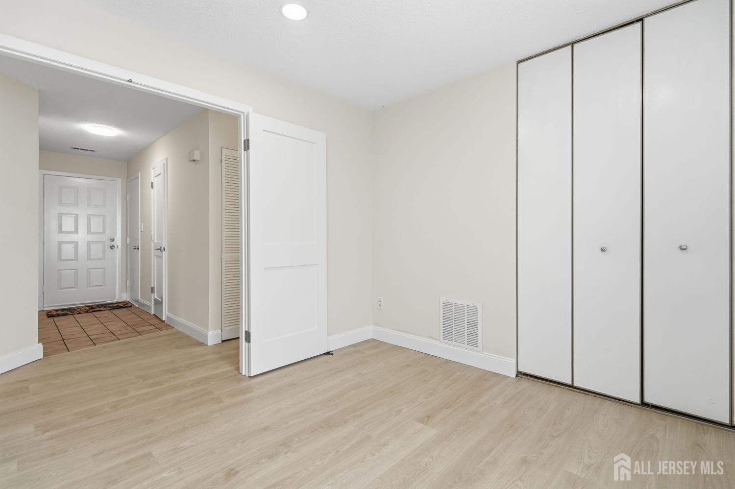 93 Gate House Lane, Edison, NJ, 08820 image 25