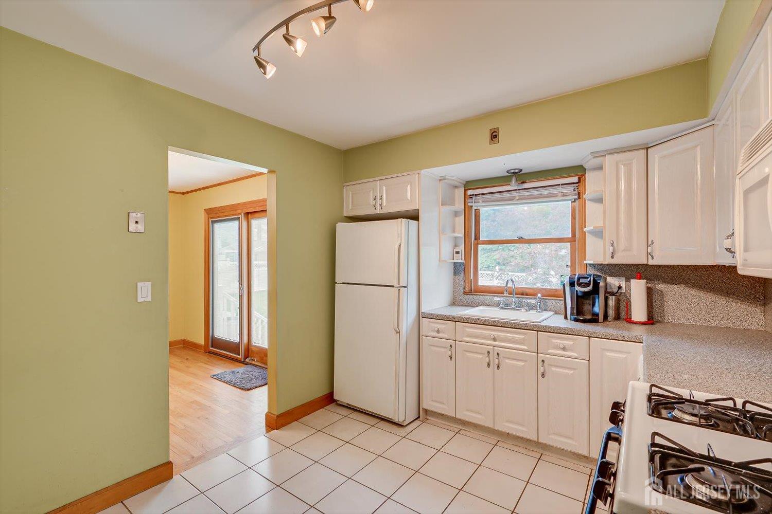 979 Wood Avenue, Edison, NJ, 08820 image 10
