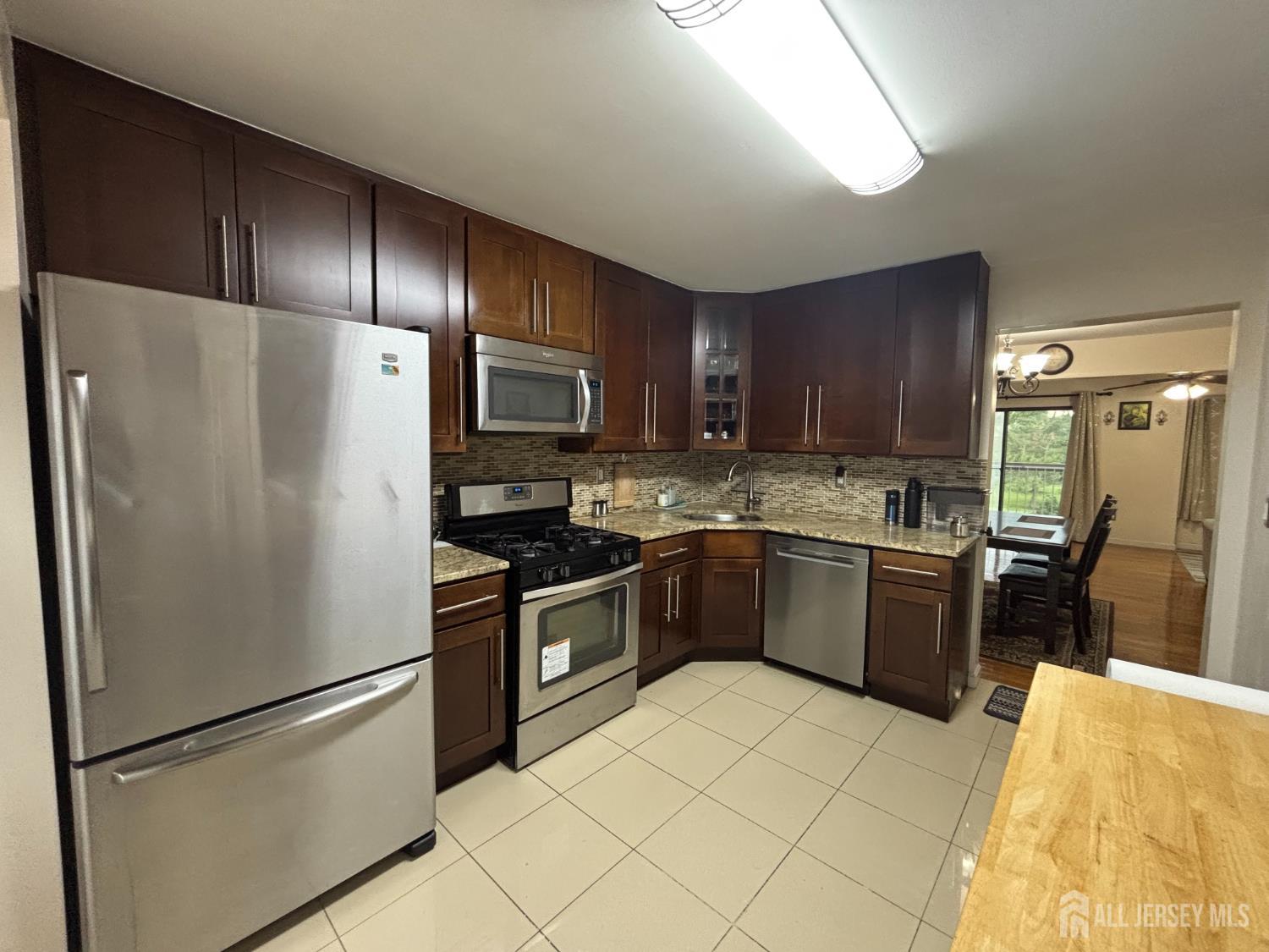 6005 N Oaks Boulevard, North Brunswick, NJ, 08902 image 8