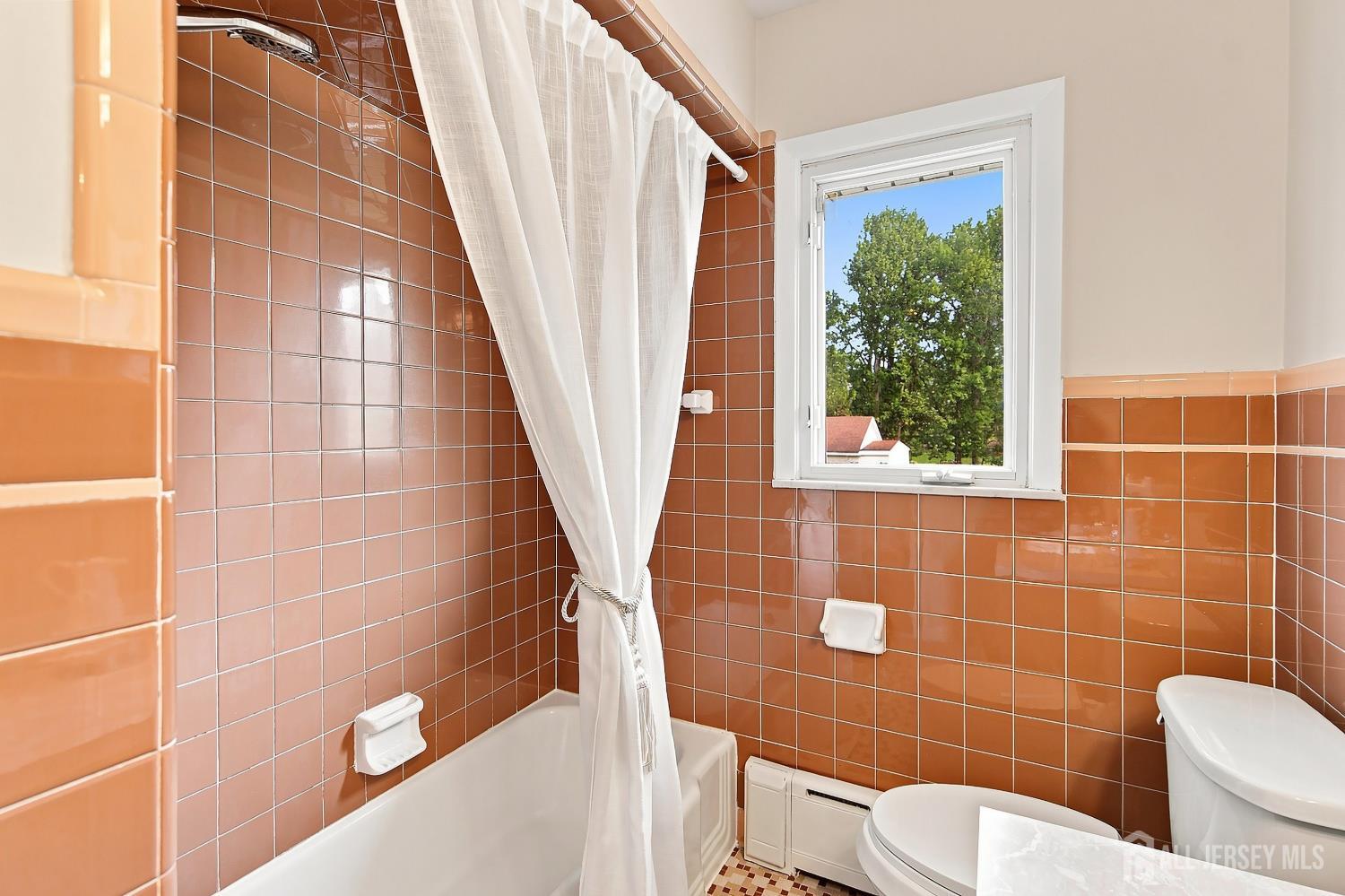 189 Kensington Avenue, Colonia, NJ, 07067 image 29