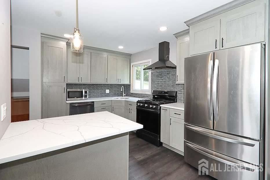 3328 Beverly Road Image 3