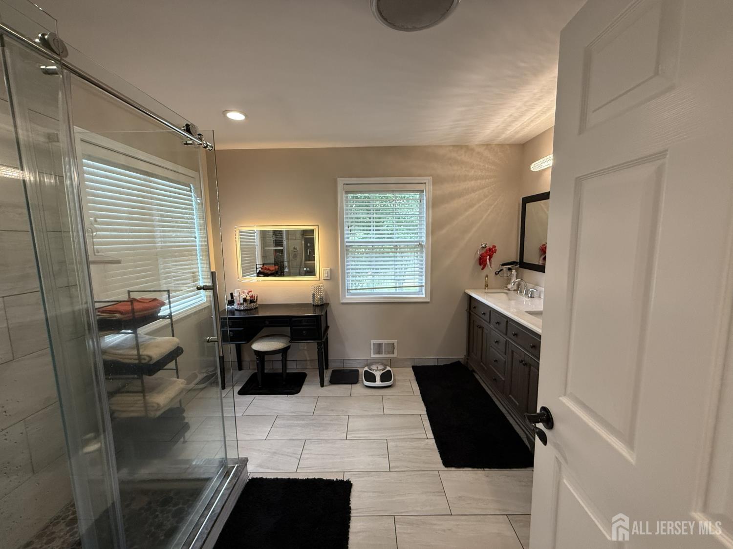 27 Mitchell Drive, Monroe, NJ, 08831 image 36